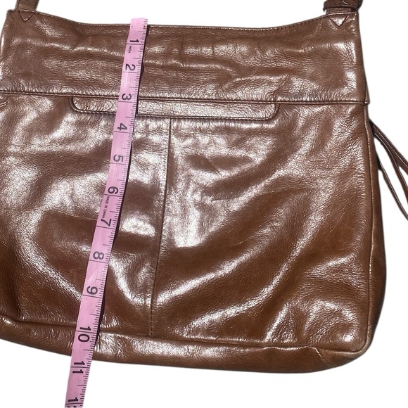 HOBO Vintage Leather Shoulder Bag with Adjustable Strap - Picture 3 of 13